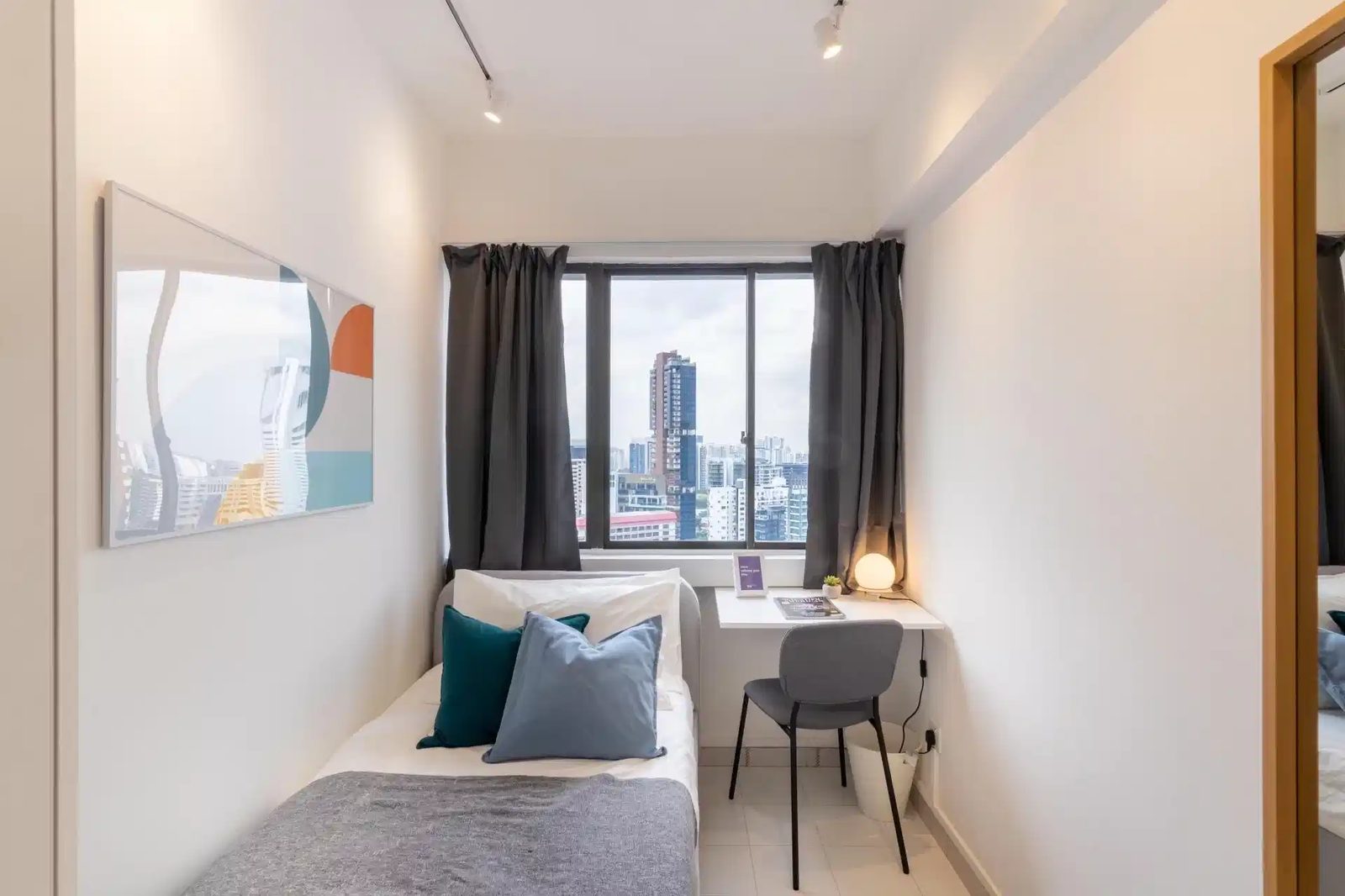 Lucky Plaza Apartment