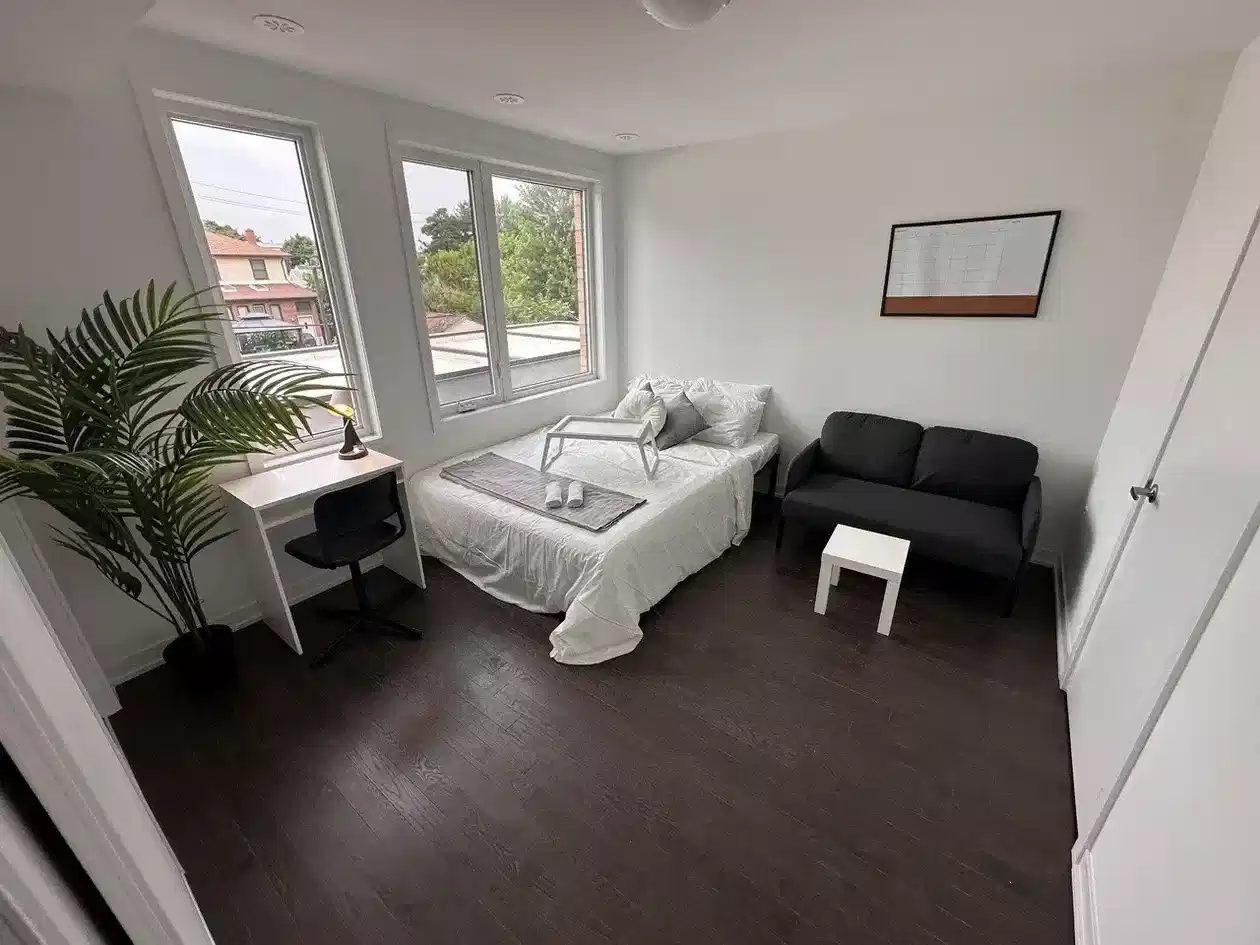 H4U 80 Green Gardens Blvd — student accommodation in Toronto