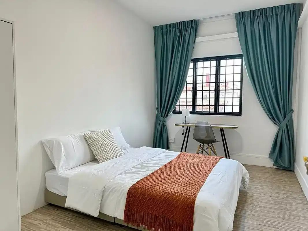 Room in a 4 Bedroom Apartment, 23B Lor 13 Geylang
