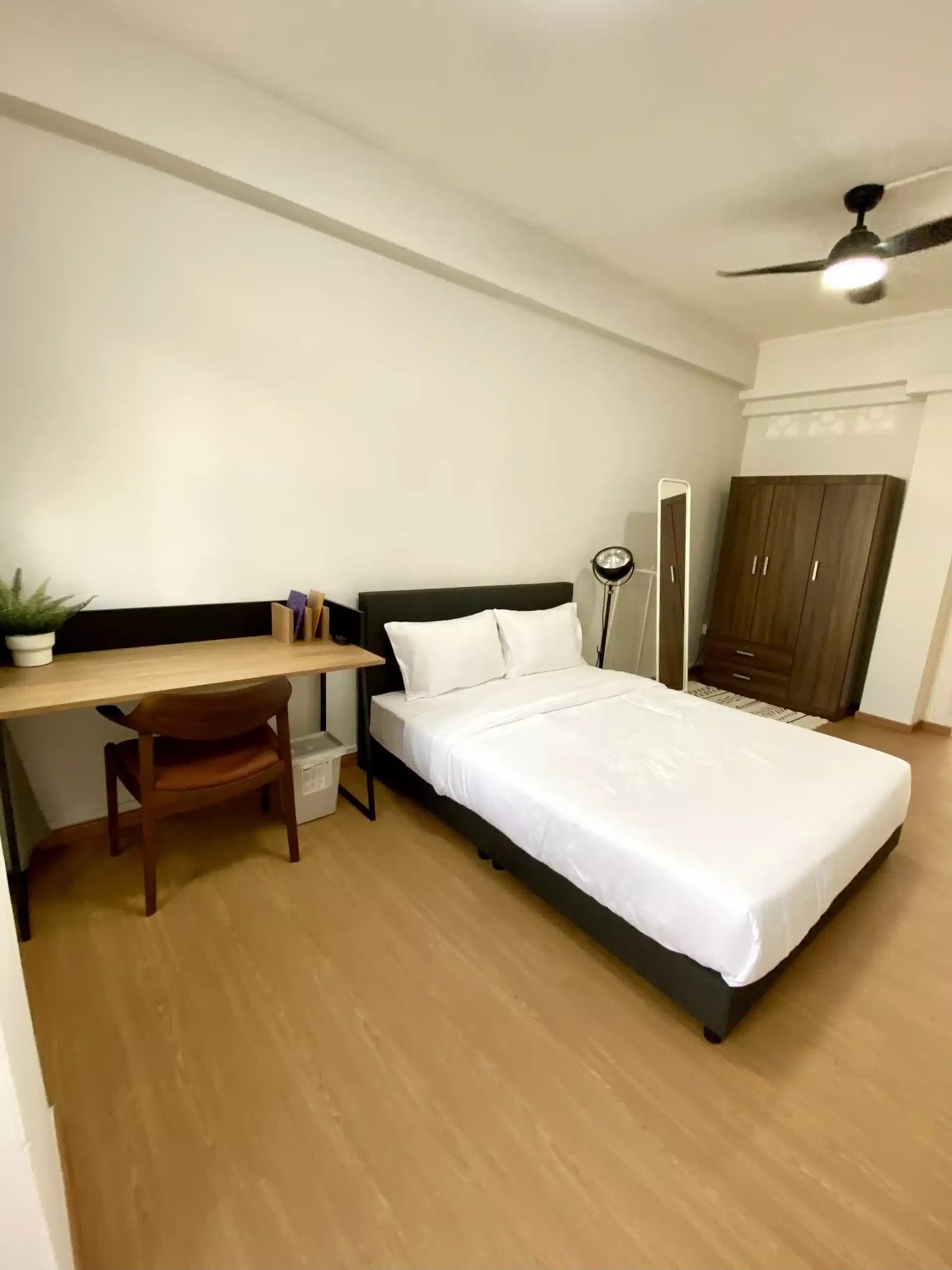 Room in a 3 Bedroom Apartment, 27 Bencoolen Street