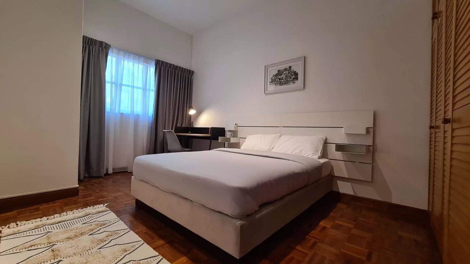 Room in a 8 Bedroom Apartment, 312 River Valley Rd