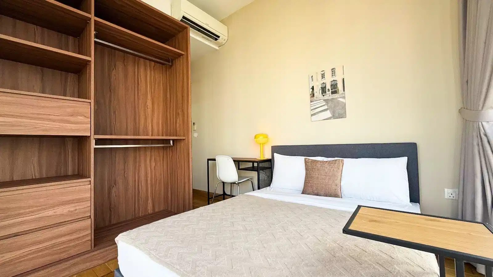 Room in a 3 Bedroom Apartment, Neem Tree Condominium, 30 Jalan Kemaman