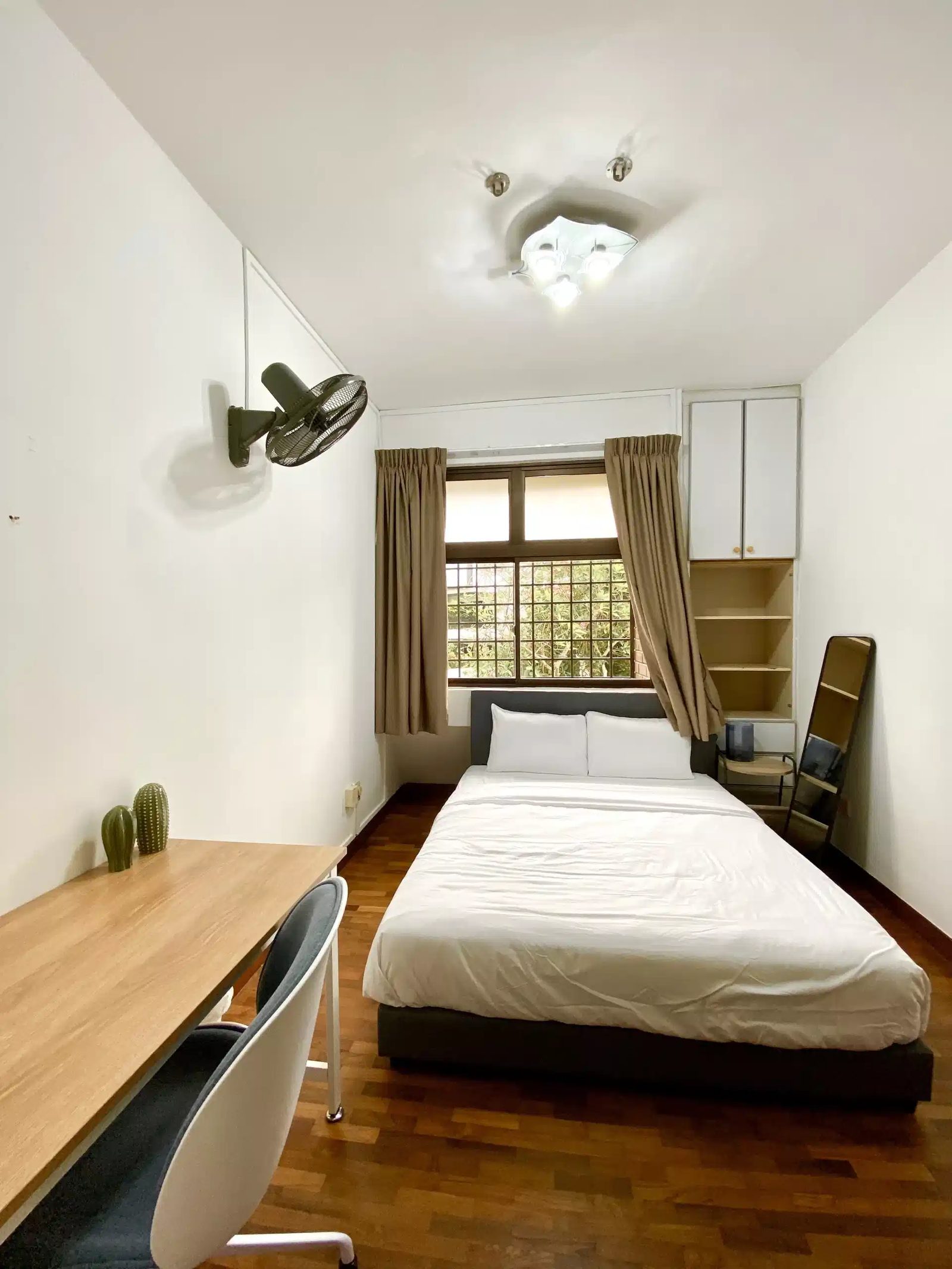Room in a 4 Bedroom Apartment, 3 Hacienda Grove